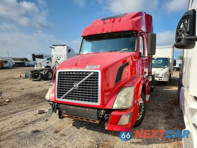 2012 VOLVO VN VNL 4V4NC9EH6CN550329 - główne zdjęcie licytacji z USA - miniatura