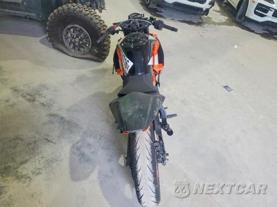 Zdjęcie 6 z 9 samochodu: 2018 KTM 390 DUKE VIN:MD2JYJ409JC290990 - miniatura