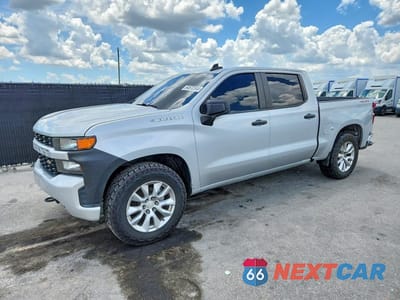 2020 CHEVROLET SILVERADO K1500 CUSTOM 1GCPYBEH7LZ300233 - główne zdjęcie licytacji z USA - miniatura