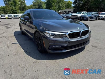 Czwarte zdjęcie samochodu z boku: 2017 BMW 530 XI VIN:WBAJA7C3XHG905605 - miniatura