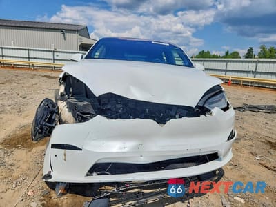 Piąte zdjęcie samochodu w środku: 2022 TESLA MODEL X VIN:7SAXCBE67NF332236 - miniatura