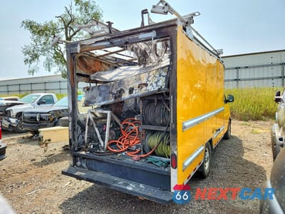Trzecie zdjęcie samochodu z tyłu: 2018 GMC SAVANA BOX TRUCK VIN:1GD07RFP0J1901865 - miniatura