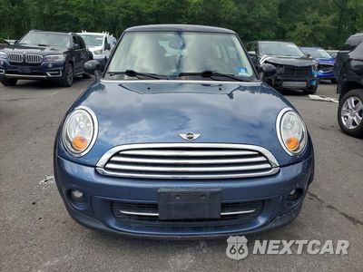 Piąte zdjęcie samochodu w środku: 2011 MINI COOPER VIN:WMWSU3C56BT097743 - miniatura