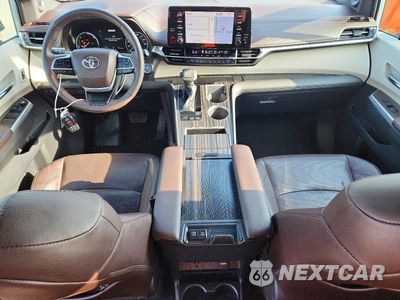 Zdjęcie 8 z 13 samochodu: 2021 TOYOTA SIENNA PLATINUM 7-PASSENGER VIN:5TDERKEC4MS007725 - miniatura