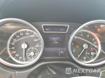 Zdjęcie 9 z 13 samochodu: 2015 MERCEDES-BENZ GL 550 4MATIC VIN:4JGDF7DE9FA448492 - miniatura