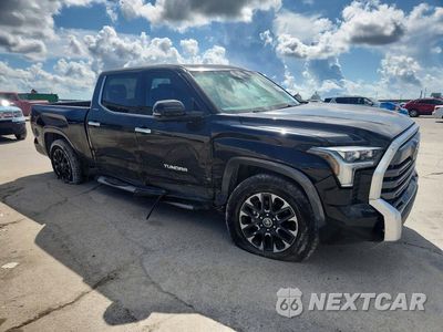 Czwarte zdjęcie samochodu z boku: 2023 TOYOTA TUNDRA CREWMAX LIMITED VIN:5TFJA5BC3PX002932 - miniatura