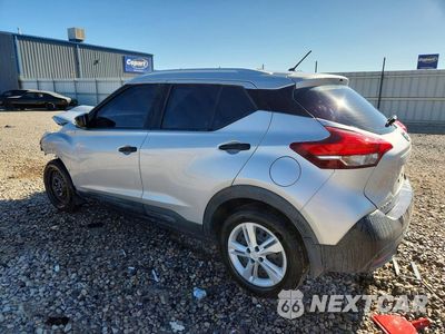 Drugie zdjęcie samochodu z przodu: 2019 NISSAN KICKS S VIN:3N1CP5CU4KL566143 - miniatura