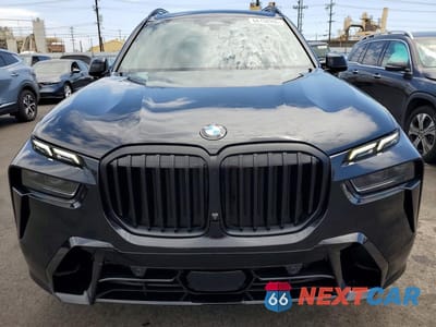 Piąte zdjęcie samochodu w środku: 2025 BMW X7 XDRIVE40I VIN:5UX23EM05S9W26471 - miniatura