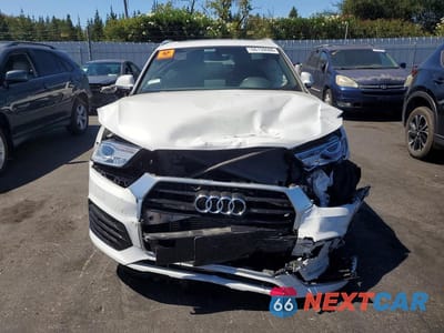 Piąte zdjęcie samochodu w środku: 2018 AUDI Q3 VIN:WA1ECCFS0JR020957 - miniatura