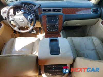 Zdjęcie 8 z 14 samochodu: 2008 CHEVROLET SUBURBAN K1500 LS VIN:3GNFK16308G203156 - miniatura