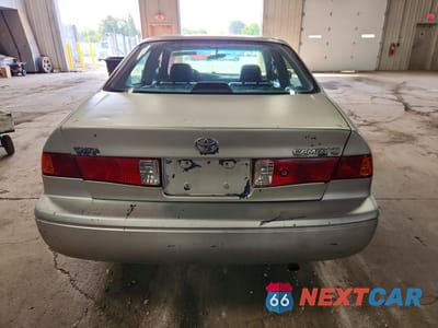 Zdjęcie 6 z 13 samochodu: 2000 TOYOTA CAMRY LE V6 VIN:4T1BF28KXYU102303 - miniatura