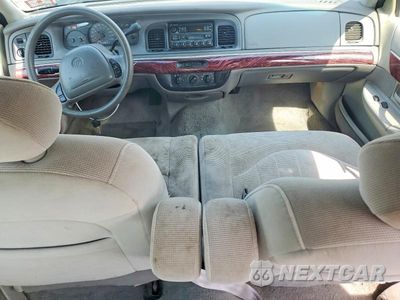 Zdjęcie 8 z 12 samochodu: 2000 MERCURY GRAND MARQUIS GS VIN:2MEFM74W0YX694884 - miniatura