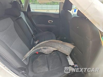 Zdjęcie 10 z 12 samochodu: 2018 KIA SOUL + VIN:KNDJP3A57J7508390 - miniatura