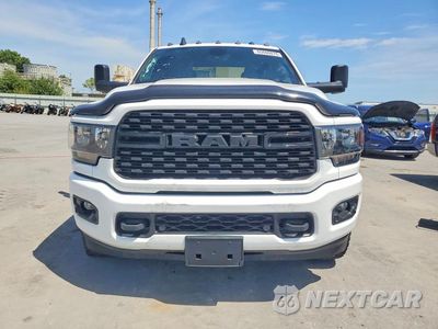 Piąte zdjęcie samochodu w środku: 2022 RAM 3500 BIG HORN/LONE STAR VIN:3C63RRHLXNG133638 - miniatura