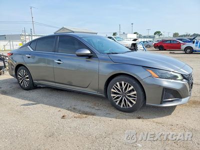 Czwarte zdjęcie samochodu z boku: 2023 NISSAN ALTIMA SV VIN:1N4BL4DV4PN338839 - miniatura