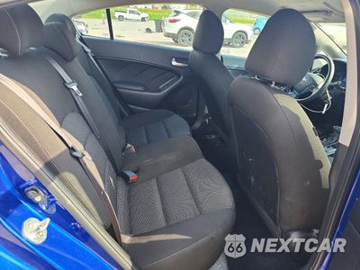 Zdjęcie 10 z 12 samochodu: 2017 KIA FORTE LX VIN:3KPFK4A79HE038613 - miniatura
