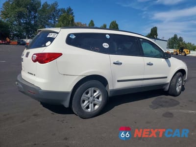 Trzecie zdjęcie samochodu z tyłu: 2012 CHEVROLET TRAVERSE LS VIN:1GNKRFED2CJ423746 - miniatura