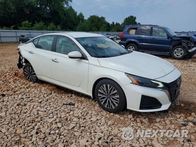Czwarte zdjęcie samochodu z boku: 2023 NISSAN ALTIMA SV VIN:1N4BL4DV6PN369445 - miniatura