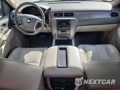 Zdjęcie 8 z 13 samochodu: 2013 CHEVROLET SUBURBAN K1500 LT VIN:1GNSKJE7XDR333779 - miniatura