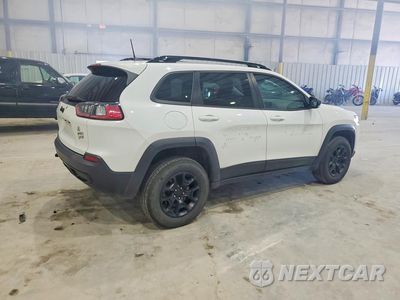 Trzecie zdjęcie samochodu z tyłu: 2022 JEEP CHEROKEE LATITUDE VIN:1C4PJMCX6ND542960 - miniatura