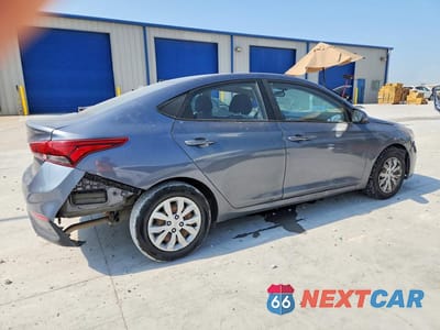 Trzecie zdjęcie samochodu z tyłu: 2020 HYUNDAI ACCENT SE VIN:3KPC24A60LE096600 - miniatura