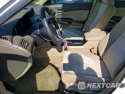 Zdjęcie 13 z 24 samochodu: 2009 HONDA ACCORD LX VIN:1HGCP26379A151397 - miniatura