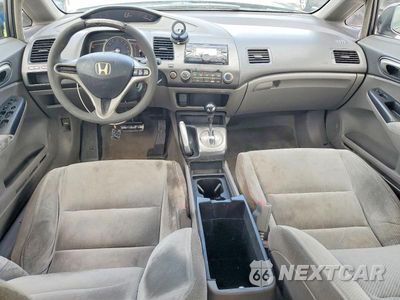 Zdjęcie 8 z 12 samochodu: 2010 HONDA CIVIC LX VIN:19XFA1F57AE059135 - miniatura