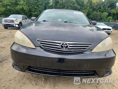 Piąte zdjęcie samochodu w środku: 2005 TOYOTA CAMRY LE VIN:4T1BE32K05U031819 - miniatura