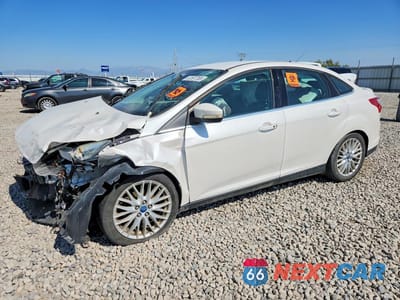 2013 FORD FOCUS TITANIUM 1FADP3J25DL263593 - główne zdjęcie licytacji z USA - miniatura
