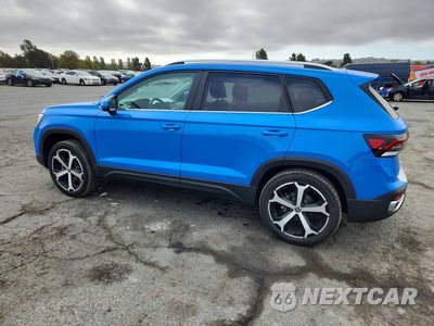Drugie zdjęcie samochodu z przodu: 2025 VOLKSWAGEN TAOS SEL VIN:3VV4C7B2XSM090288 - miniatura