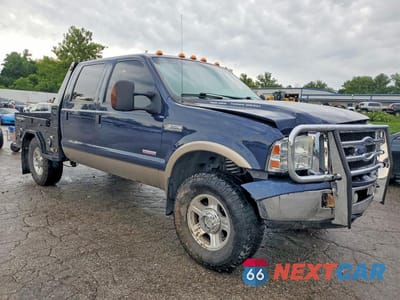 Czwarte zdjęcie samochodu z boku: 2005 FORD F350 SRW SUPER DUTY VIN:1FTWW31P65ED33111 - miniatura
