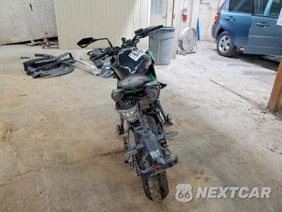 Czwarte zdjęcie samochodu z boku: 2025 KAWASAKI ER650 N VIN:ML5EREN17SDAD7755 - miniatura