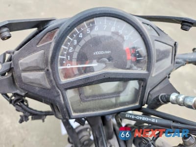Zdjęcie 7 z 9 samochodu: 2015 KAWASAKI EX650 F VIN:JKAEXEF16FDA22680 - miniatura