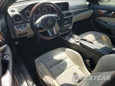 Zdjęcie 8 z 12 samochodu: 2013 MERCEDES-BENZ C 250 VIN:WDDGJ4HB5DG065132 - miniatura