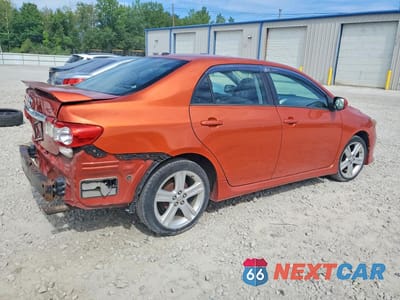 Trzecie zdjęcie samochodu z tyłu: 2013 TOYOTA COROLLA S SPECIAL EDITION VIN:2T1BU4EEXDC092075 - miniatura