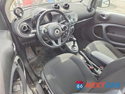 Zdjęcie 8 z 12 samochodu: 2019 SMART FORTWO VIN:WMEFJ9BA9KK367442 - miniatura