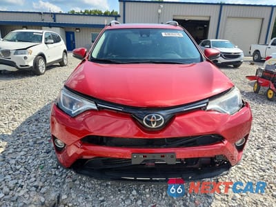 Piąte zdjęcie samochodu w środku: 2017 TOYOTA RAV4 XLE VIN:JTMRFREV7HJ160526 - miniatura