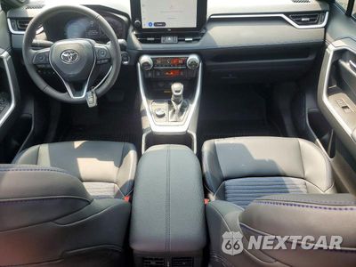 Zdjęcie 8 z 13 samochodu: 2025 TOYOTA RAV4 XSE VIN:4T3E6RFV0SU199061 - miniatura
