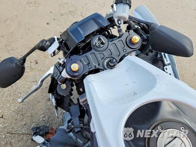 Zdjęcie 7 z 9 samochodu: 2023 YAMAHA YZFR7 VIN:JYARM38E5PA006731 - miniatura