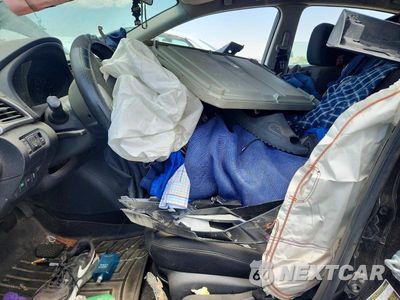 Zdjęcie 7 z 12 samochodu: 2017 NISSAN SENTRA S VIN:3N1AB7AP2HY286408 - miniatura