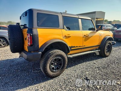 Trzecie zdjęcie samochodu z tyłu: 2021 FORD BRONCO BASE VIN:1FMEE5DP3MLB02923 - miniatura