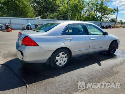 Trzecie zdjęcie samochodu z tyłu: 2007 HONDA ACCORD LX VIN:1HGCM56447A135187 - miniatura