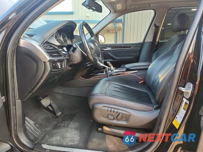 Zdjęcie 7 z 13 samochodu: 2016 BMW X5 SDRIVE35I VIN:5UXKR2C58G0U17201 - miniatura