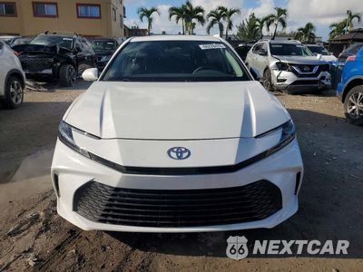Piąte zdjęcie samochodu w środku: 2025 TOYOTA CAMRY LE VIN:4T1DAACK9SU161441 - miniatura