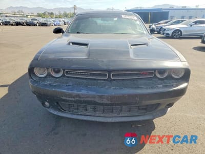 Piąte zdjęcie samochodu w środku: 2015 DODGE CHALLENGER SXT VIN:2C3CDZATXFH703449 - miniatura