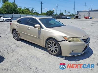 Czwarte zdjęcie samochodu z boku: 2013 LEXUS ES 300H VIN:JTHBW1GG7D2020044 - miniatura