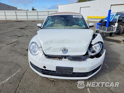 Piąte zdjęcie samochodu w środku: 2016 VOLKSWAGEN BEETLE S/SE VIN:3VW507ATXGM802860 - miniatura