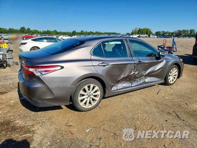 Trzecie zdjęcie samochodu z tyłu: 2018 TOYOTA CAMRY LE VIN:4T1B11HK5JU518399 - miniatura