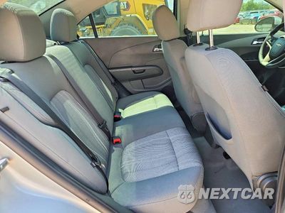 Zdjęcie 10 z 12 samochodu: 2013 CHEVROLET SONIC LT VIN:1G1JC5SH1D4195724 - miniatura