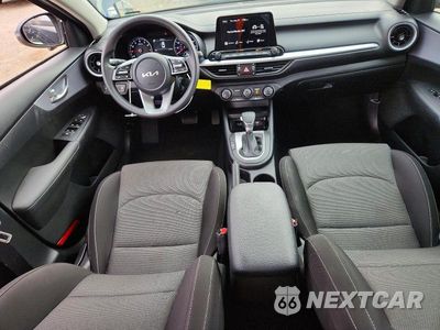 Zdjęcie 8 z 12 samochodu: 2024 KIA FORTE LXS VIN:3KPF24AD5RE811990 - miniatura